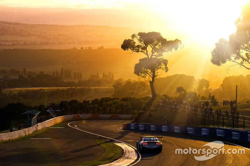 #1: Nissan GT-R Nismo GT3: Rick Kelly, Katsumasa Chiyo, Florian Strauss