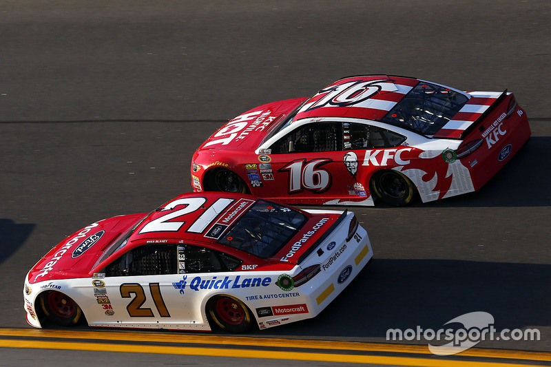 Trevor Bayne, Roush Fenway Racing Ford, Greg Biffle, Roush Fenway Racing Ford