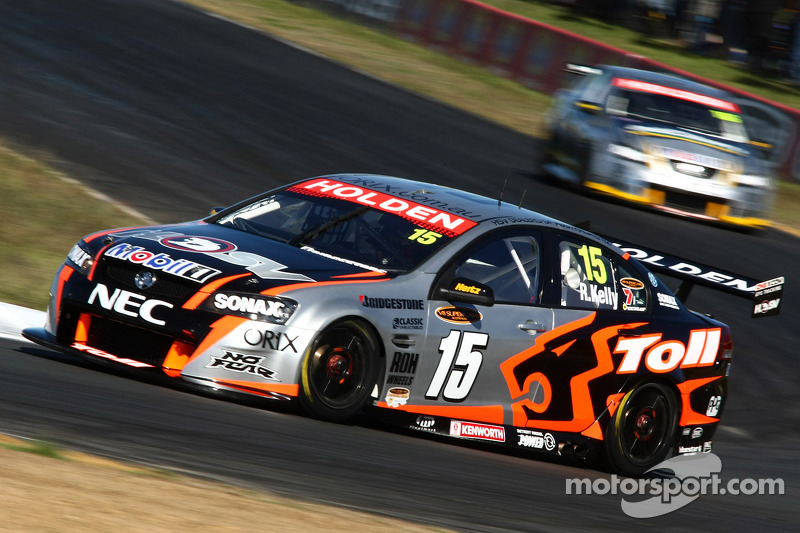 Rick Kelly (HSV Dealer Team Commodore VE) at Queensland