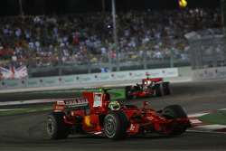 Felipe Massa, Scuderia Ferrari, F2008; Lewis Hamilton, McLaren Mercedes, MP4-23