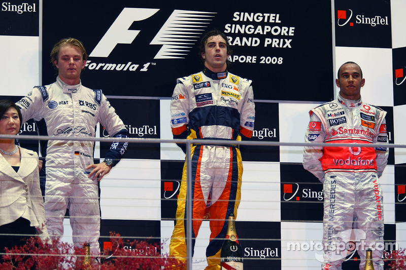 Podio: ganador de la carrera Fernando Alonso, segundo lugar de Nico Rosberg y Lewis Hamilton el terc
