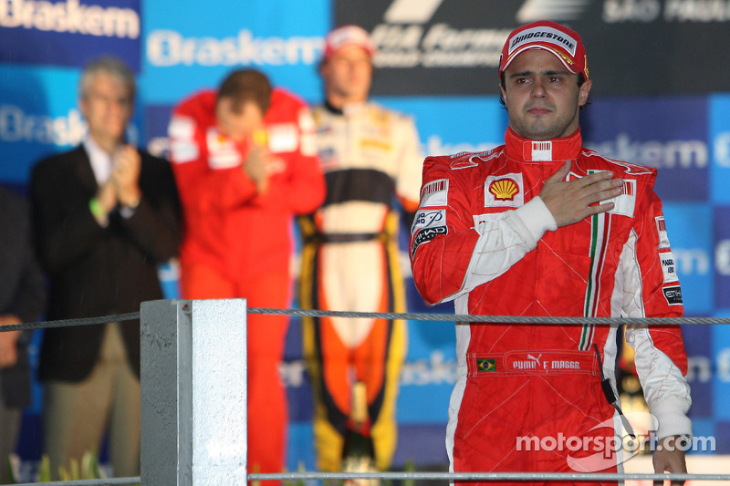 Podio: ganador de la carrera Felipe Massa