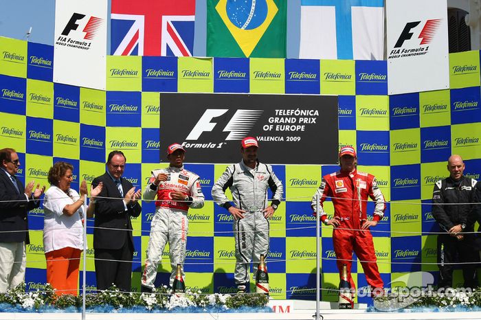 Podium: race winner Rubens Barrichello, BrawnGP, second place Lewis Hamilton, McLaren Mercedes, thir