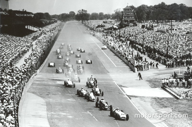 1955 en volle tribunes