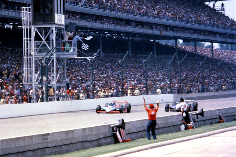 1982: Gordon Johncock vs. Rick Mears