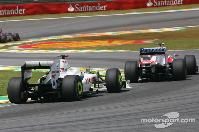 Jenson Button, Brawn GP y Kamui Kobayashi, Toyota F1 Team