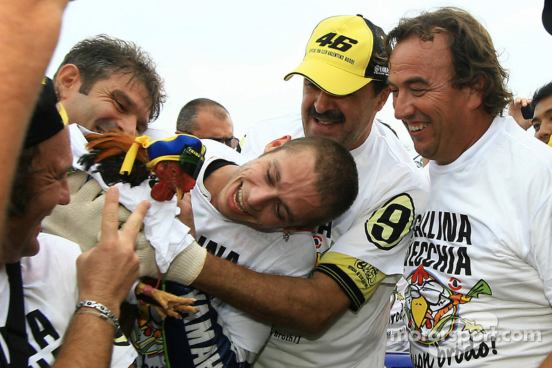 2009 MotoGP champion Valentino Rossi, Fiat Yamaha Team celebrates