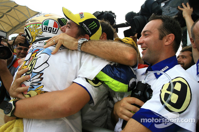 2009 MotoGP champion Valentino Rossi, Fiat Yamaha Team celebrates