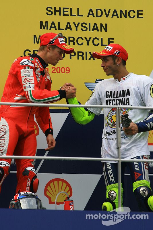 Podio: ganador de la carrera Casey Stoner, Ducati Marlboro Team con el tercer lugar y campeón 2009 d