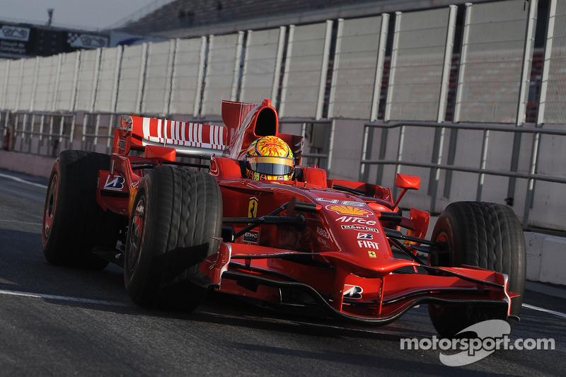 Valentino Rossi tests the Ferrari F2008