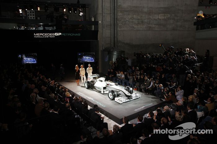 Nico Rosberg y Michael Schumacher a escena