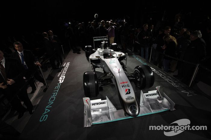 Auto Brawn GP 2009 con la decoración de Mercedes 2010