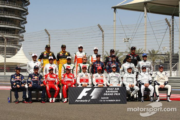 Foto de grupo de los pilotos de F1 de 2010