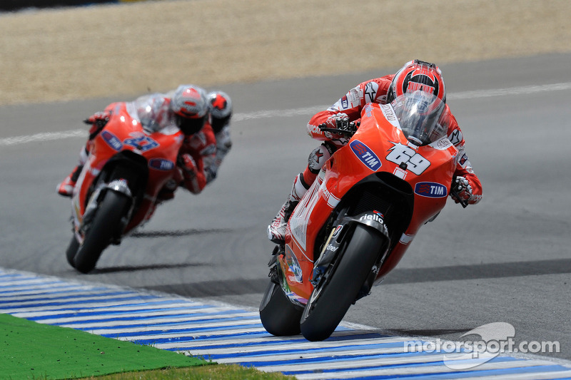 2010: Ducati, 7º no campeonato (163 pts), 1 pódio, 18 corridas
