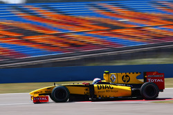Vitaly Petrov, Renault F1 Team
