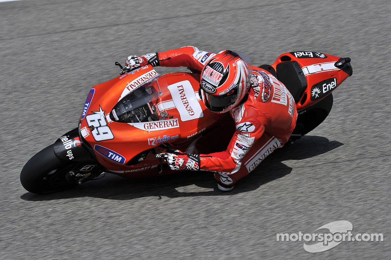 2010: Met de Ducati Desmosedici GP10 verliep het beter