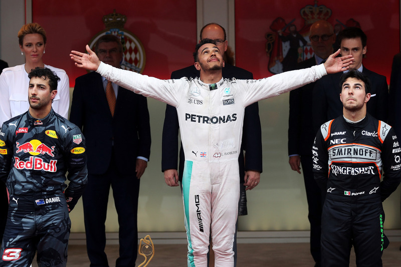 Hoeveel Grands Prix moest Lewis Hamilton wachten op zijn 44e overwinning?