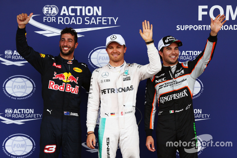 Sıralama turları parc ferme: Daniel Ricciardo, Red Bull Racing RB12, 3.; Nico Rosberg, Mercedes AMG F1, 1.; Sergio Perez, Sahara Force India F1, 2.